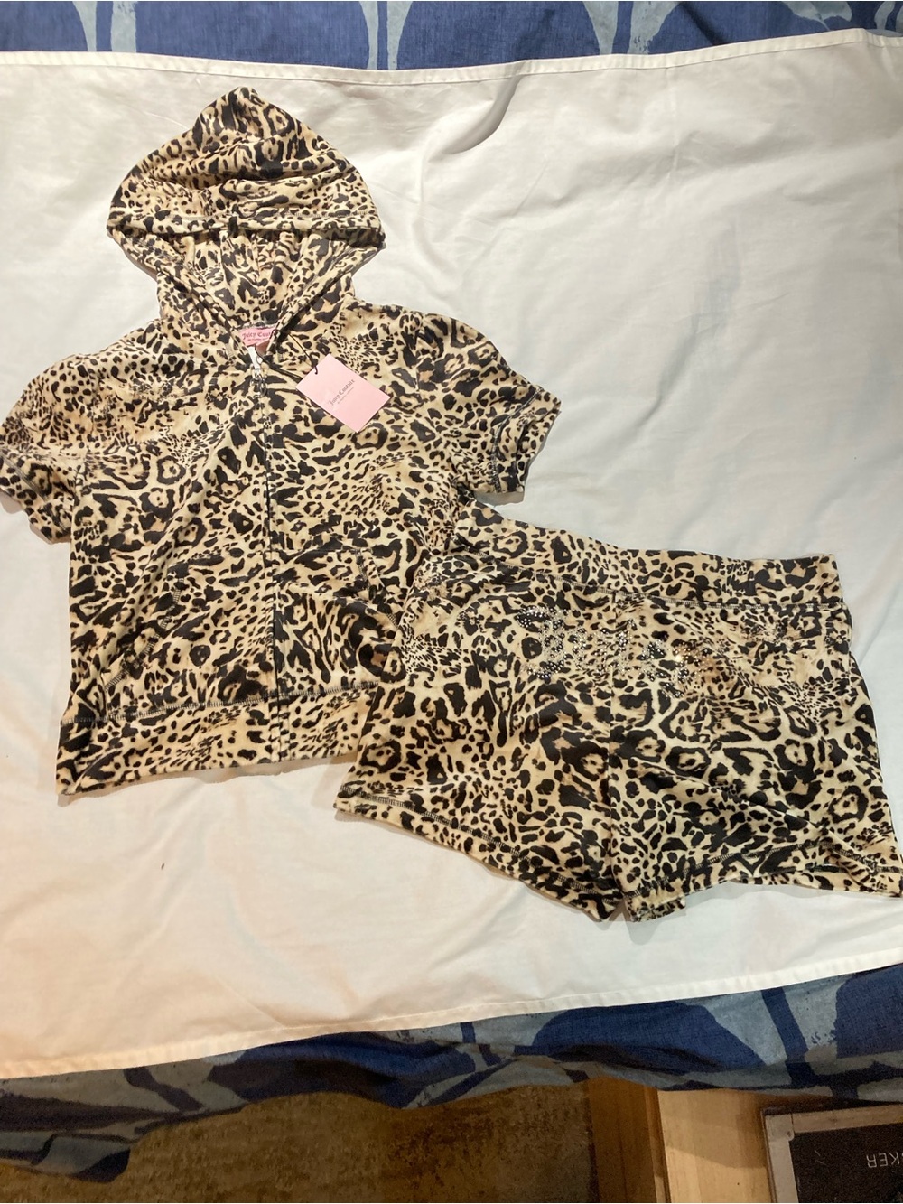 Juicy Couture Leopard Print Velour Track Suit, Women’s size medium, NWT! $179